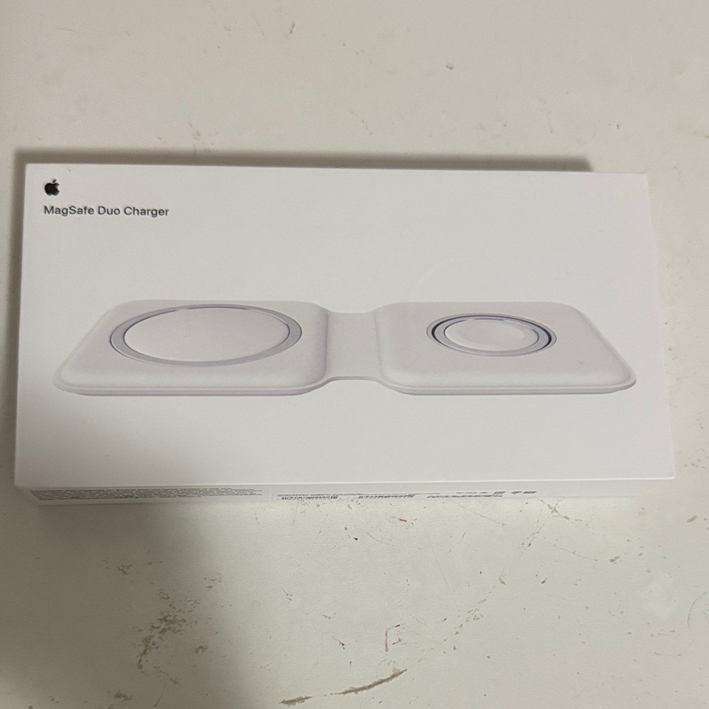 Apple Dual Charging Pad in White